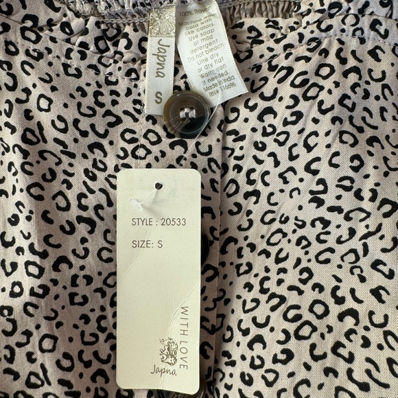 Women’s Mid Length, Button Up Sundress, Animal Print, Size Small - Picture 9 of 10